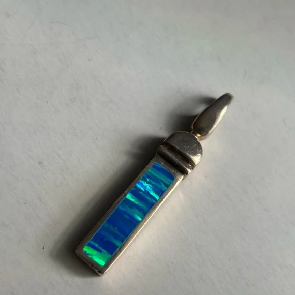 Vintage blue fire opal pendant - Picture 5 of 13